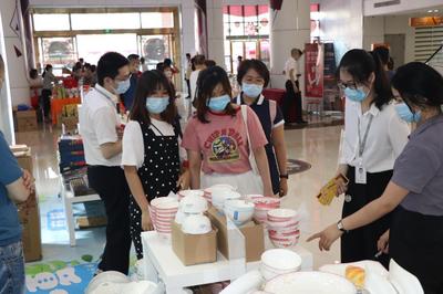 纺织品零售引领消费热潮 广州番禺区1-7月社零总额增长19.3%